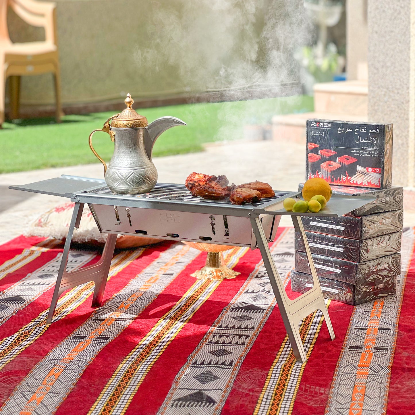 فحم 50 × 50 مم من خشب الفاكهة الطبيعي سريع الإضاءة بدون دخان وصديق للبيئة واحتراق يدوم طويلاً (180 دقيقة فأكثر) 12 قطعة/صندوق للتخييم في الهواء الطلق للعائلة (عبوة من 6 قطع + شواية فضية مجانية 50 سم)
