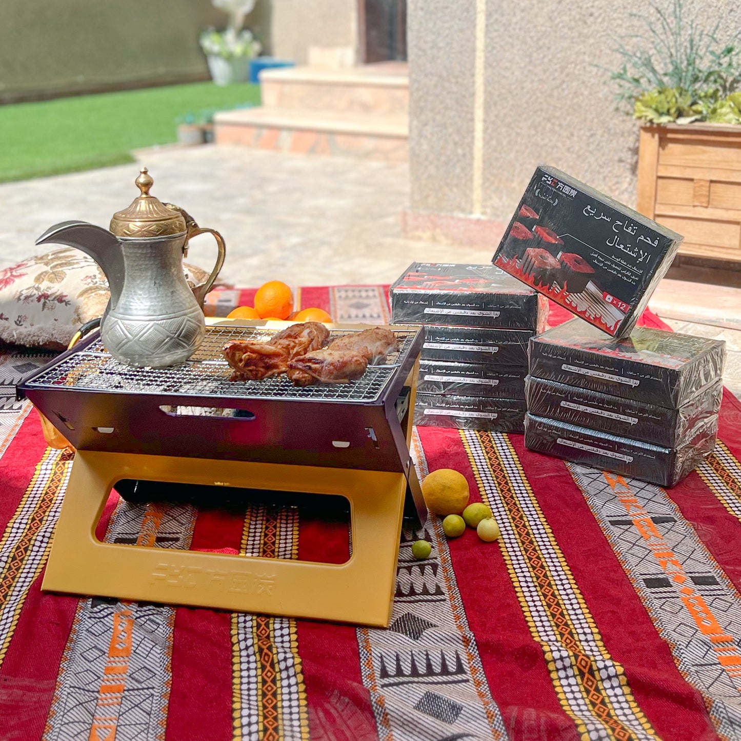 فحم 50 × 50 مم من خشب الفاكهة الطبيعي سريع الإضاءة بدون دخان وصديق للبيئة يدوم طويلاً (180 دقيقة فأكثر) 12 قطعة/صندوق نار تخييم عائلية خارجية (عبوة من 8 قطع + شواية X مجانية)